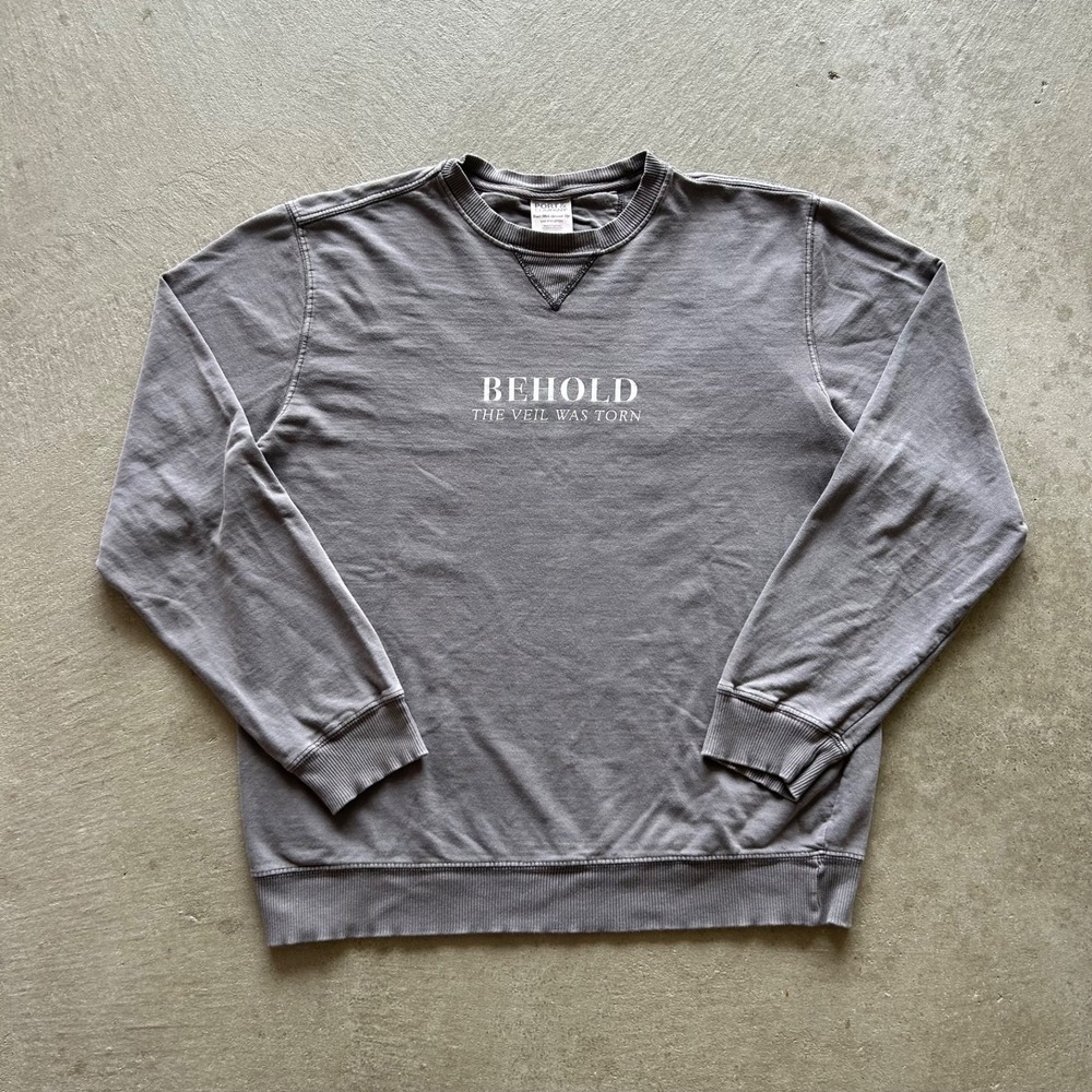 Vintage Jesus Image Behold The Veil Sweatshirt Size Large Gray Script Crewneck